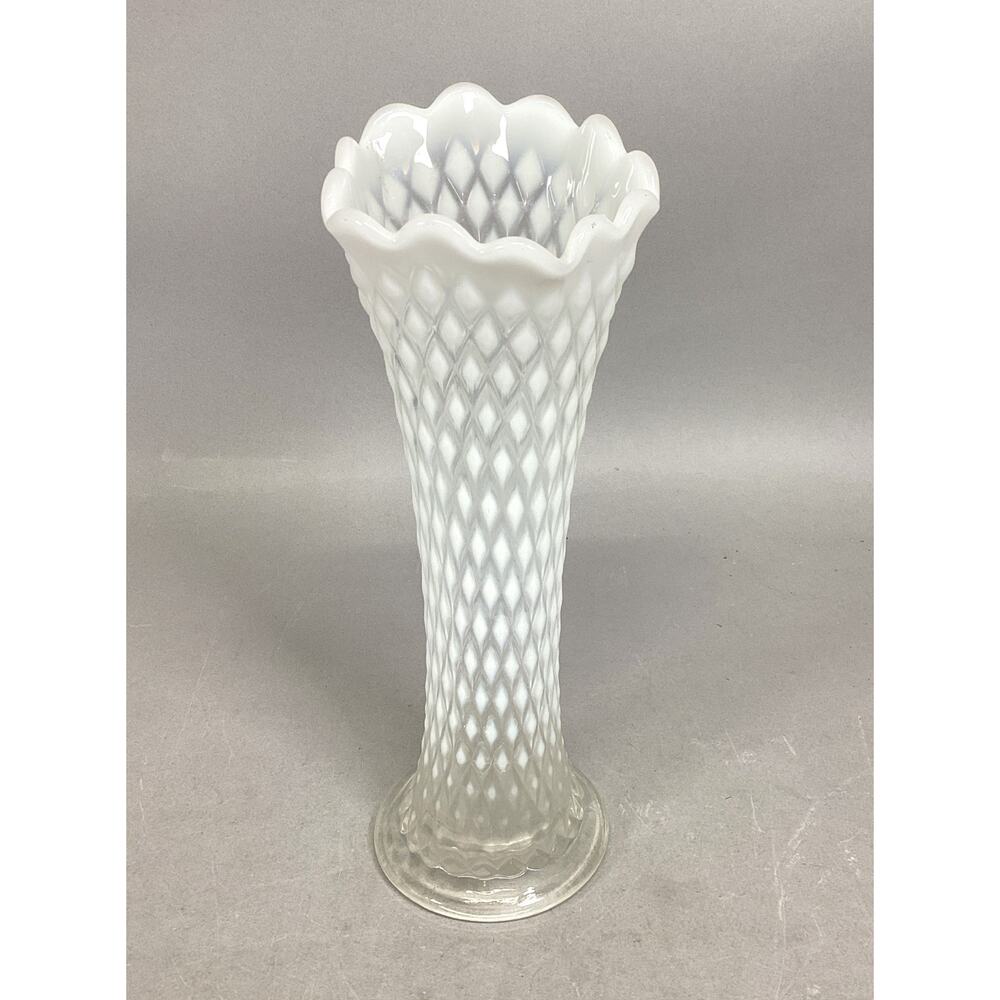 VTG Northwood Glass Diamond Point EAPG Ruffled Vase - Opalescent White - 11” H